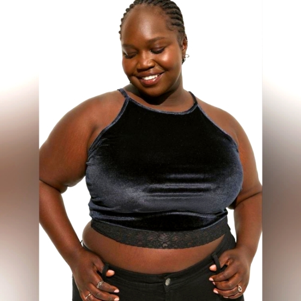 NWT Torrid Festi Stretch Velvet Cropped High Neck Lace Trim Cami